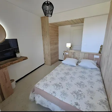 Domaine Du Mas Bresson 26 Personnes Ferienhaus *
